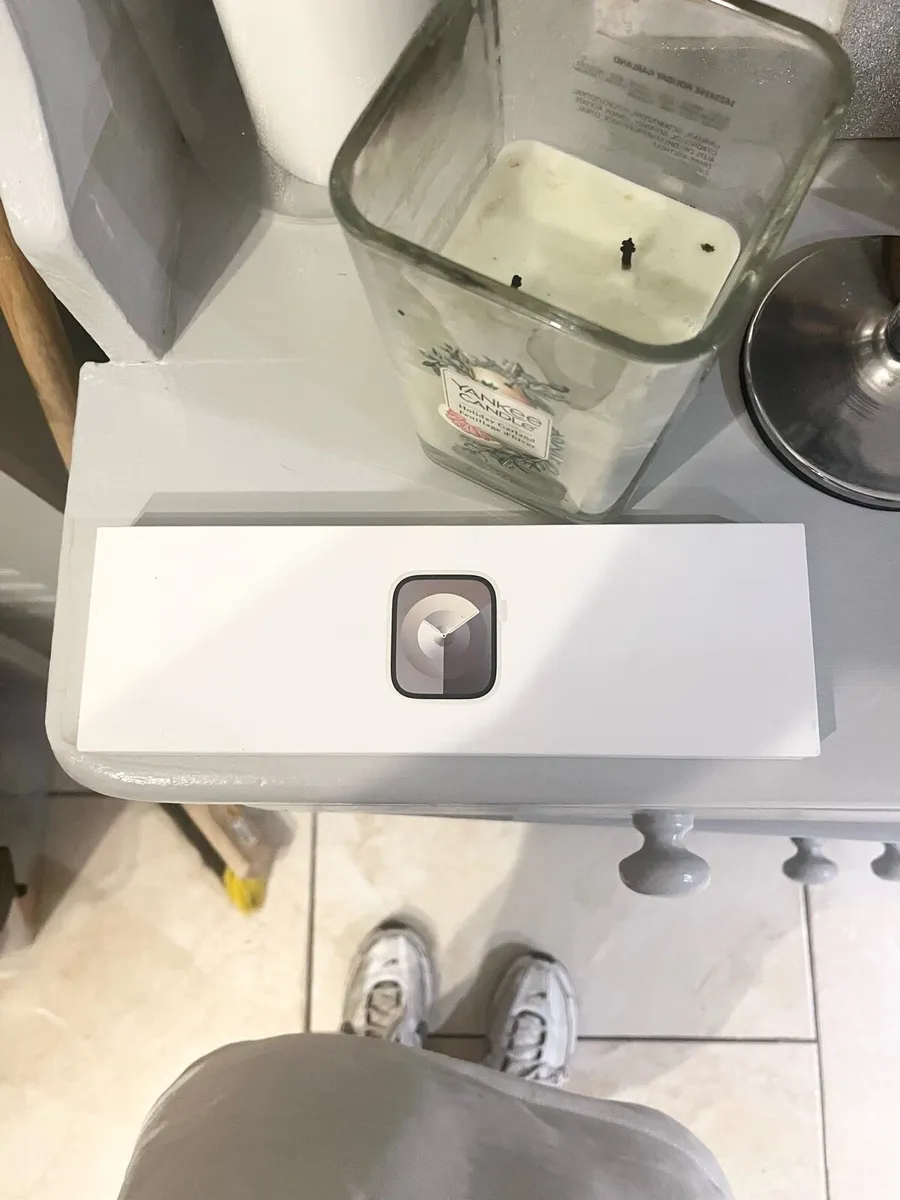 Apple Watch Series 9 45mm - Image 1
