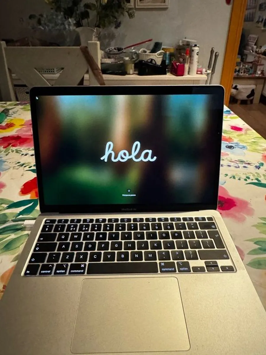 Apple MacBook Air Retina 13-inch (2020) - Image 1