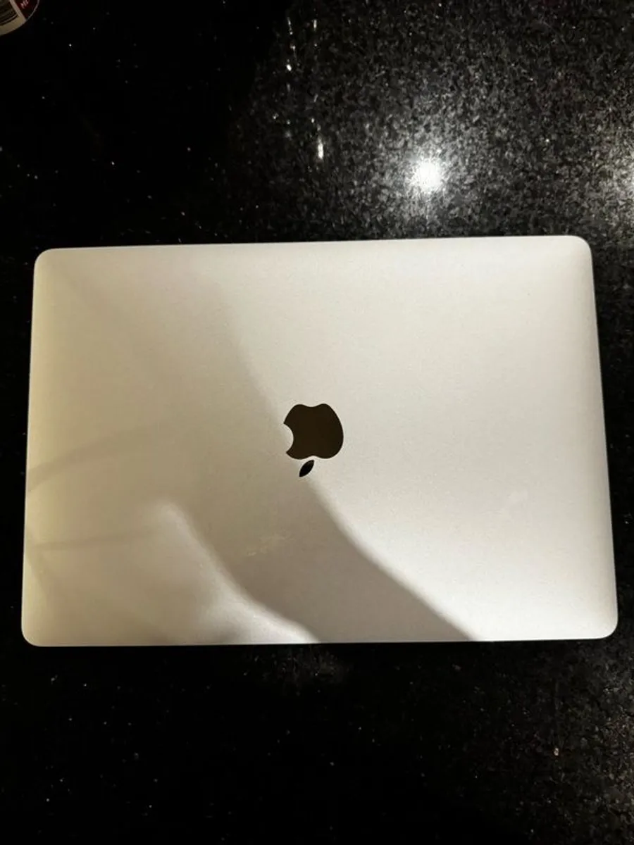 Apple MacBook Air Retina 13-inch (2020) - Image 2