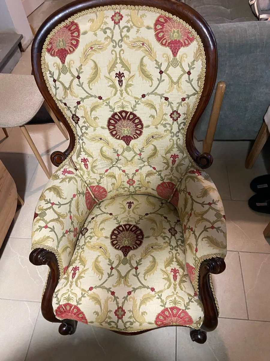 CLEARANCE-HOUSE CONTENTS - Image 1