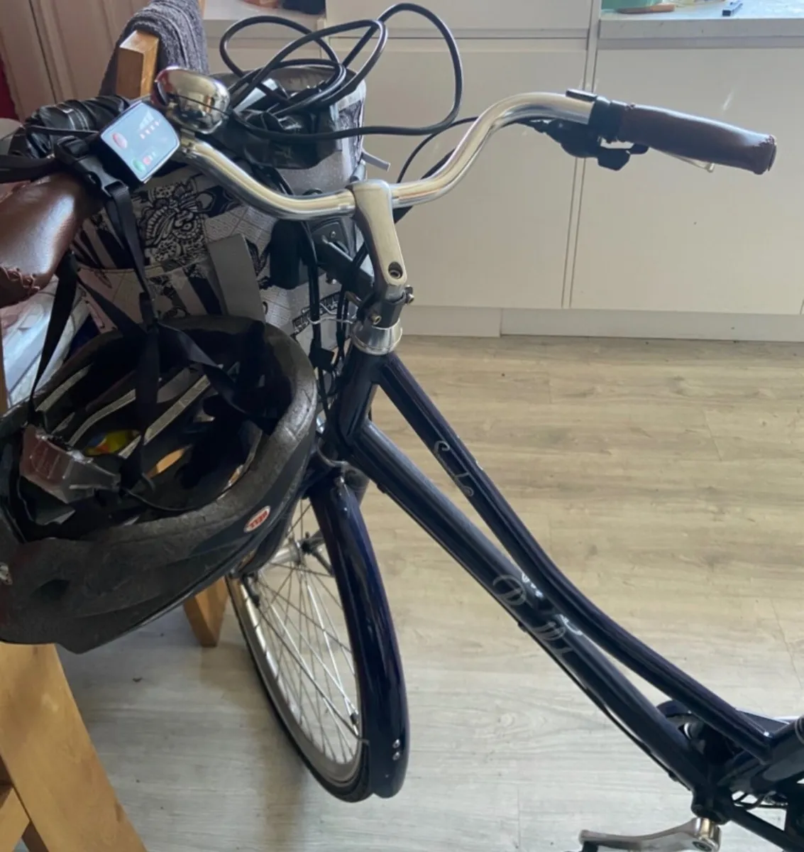 VICTORIA  PENDLETON LADIES E-BIKE - Image 1
