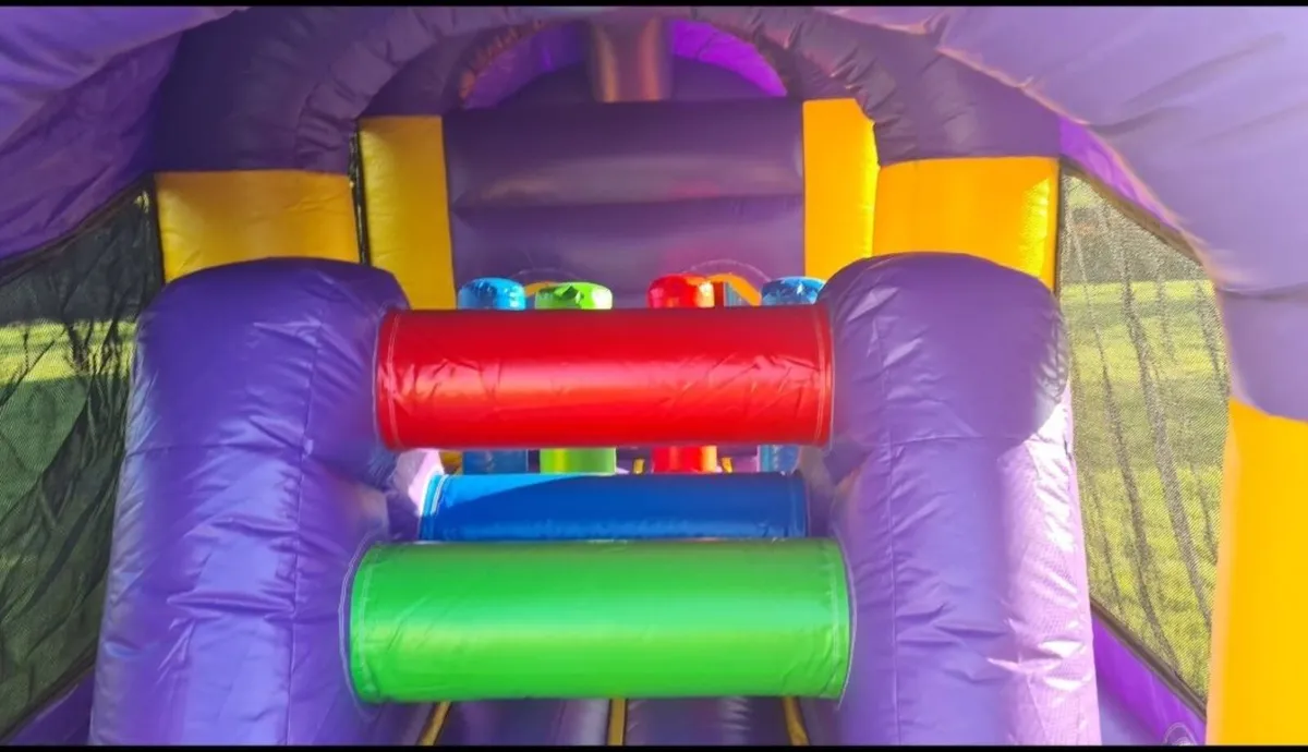 Bouncing castle - Image 4