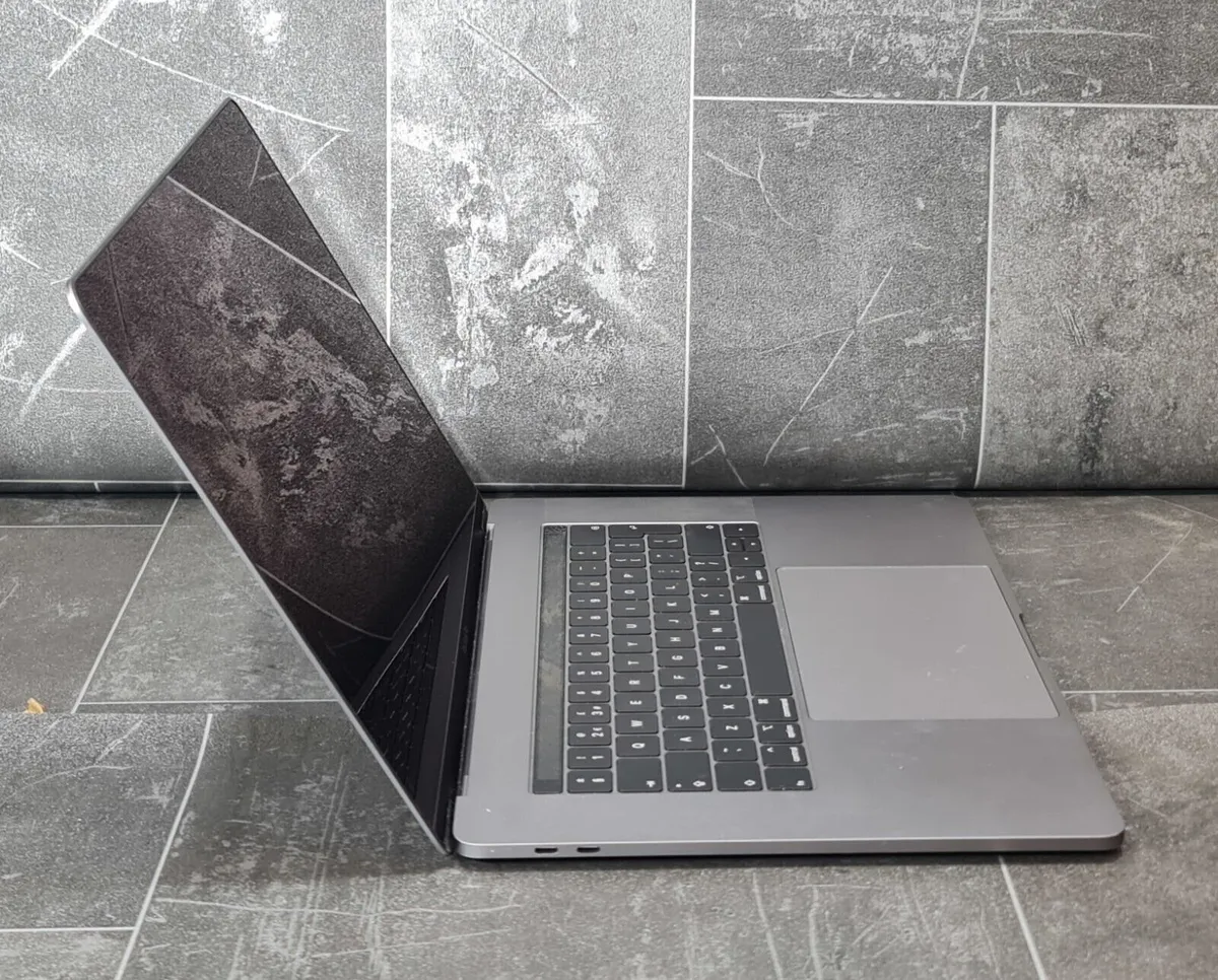 2019 Apple 15" MacBook Pro A1990 I7 16GB 512GB SSD - Image 4