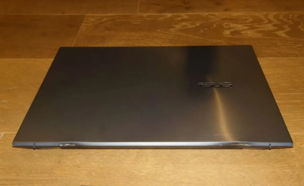 ASUS Zenbook Pro 15 GAMING 4K OLED Touch i7 16GB - Image 3