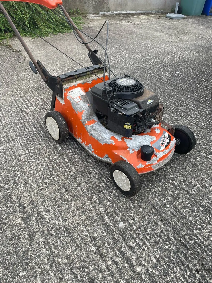 Briggs & Stratton Lawnmower - Image 1