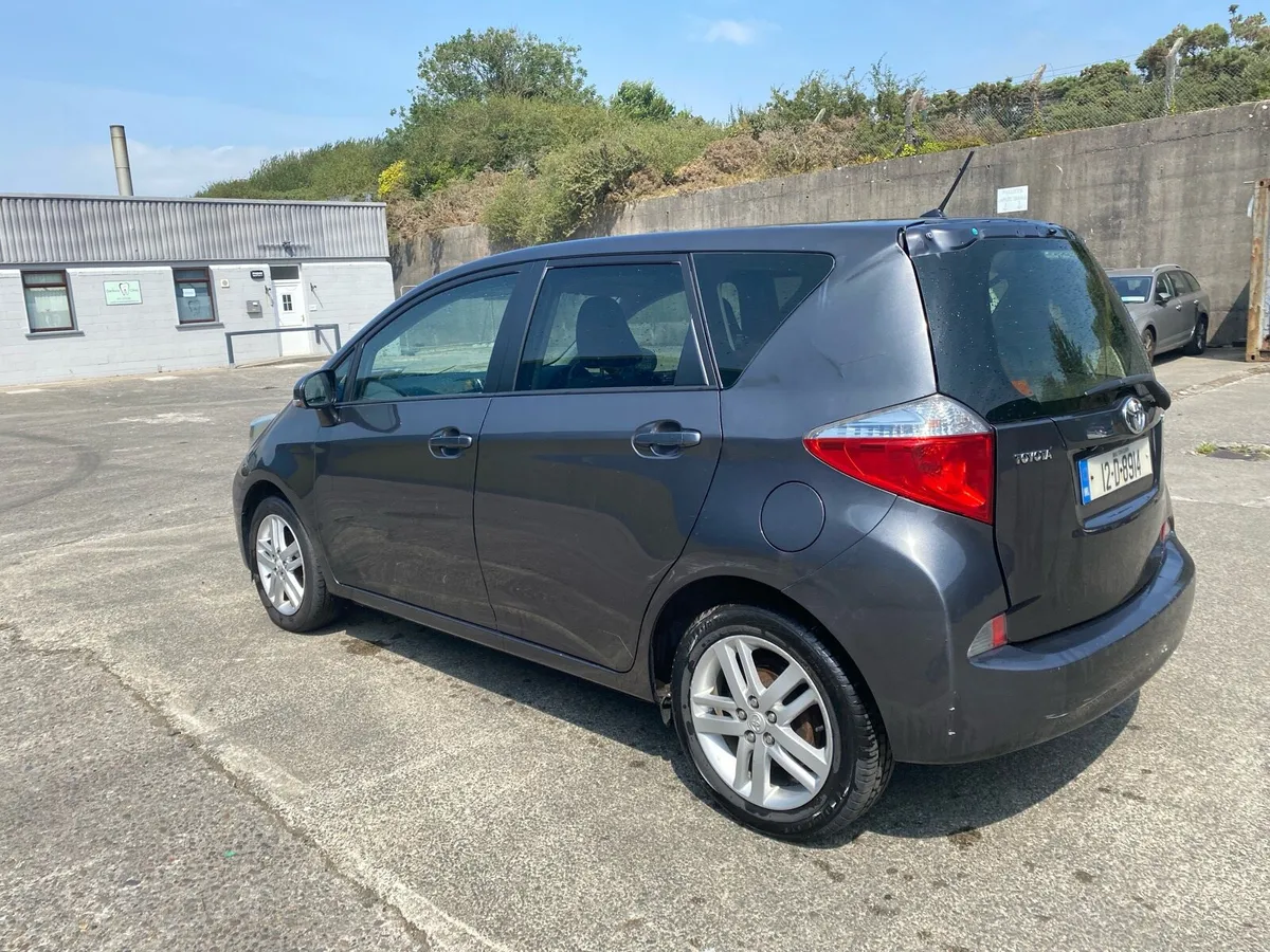 Toyota Verso-R 2012 - Image 4