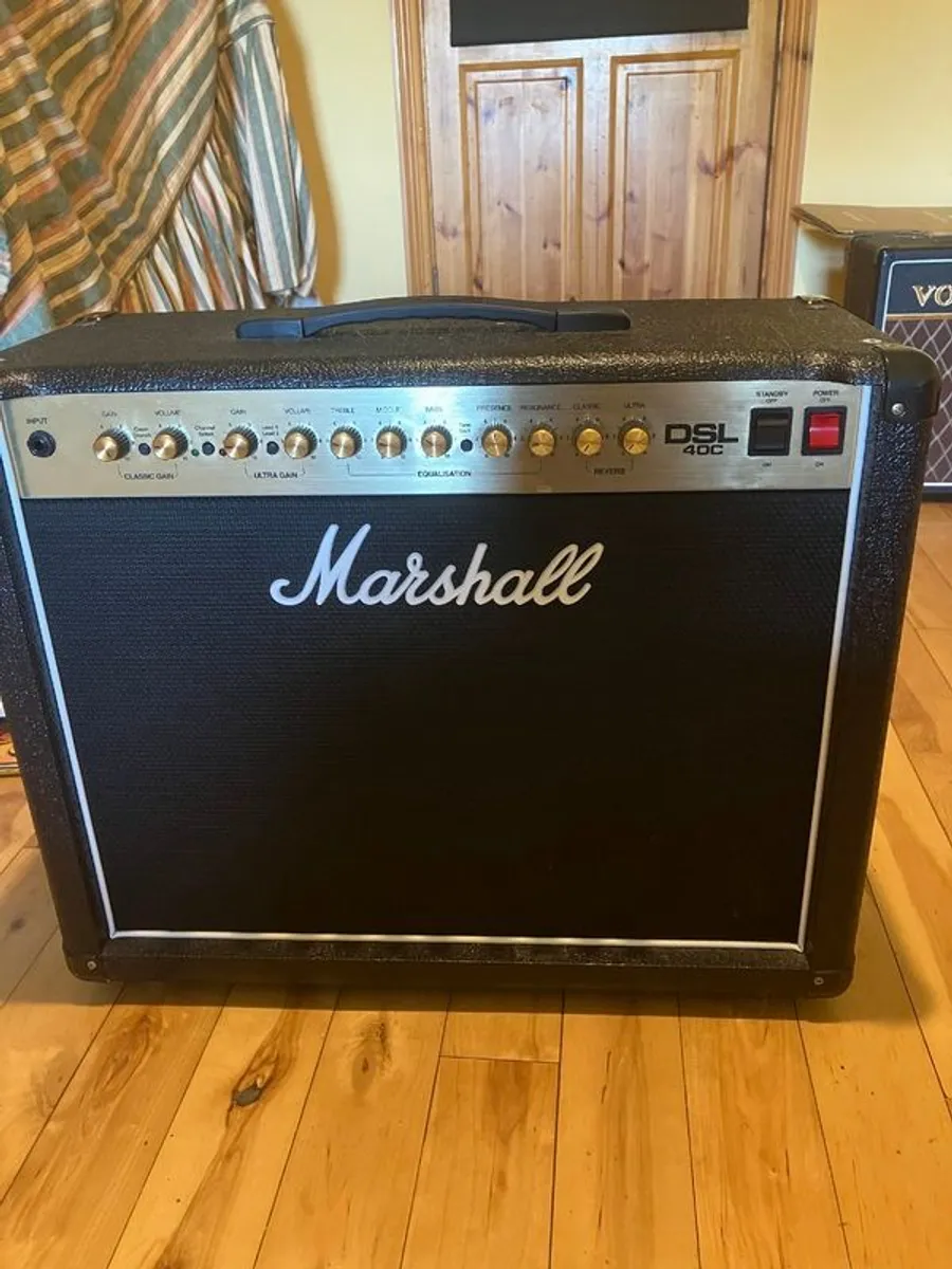 Marshall DSL40C and Footswitch - Image 1