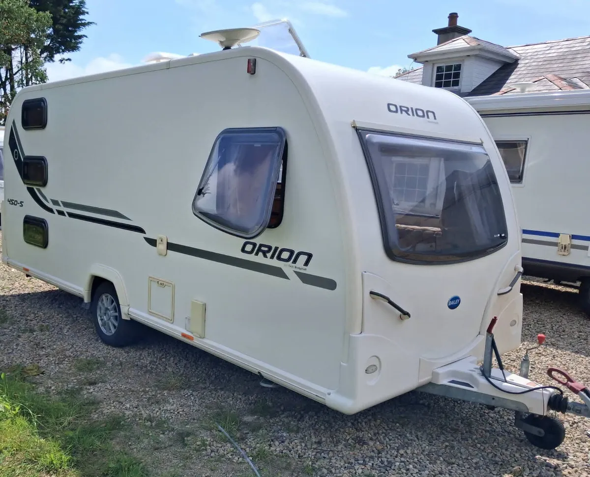 Bailey orion light weight 6 berth triple bunk bed - Image 3