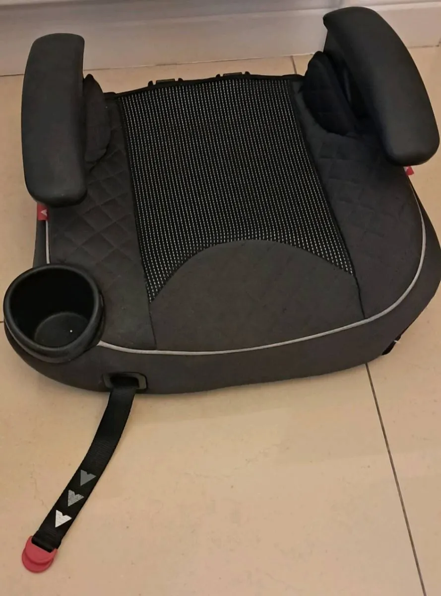 Car Seat - Image 2
