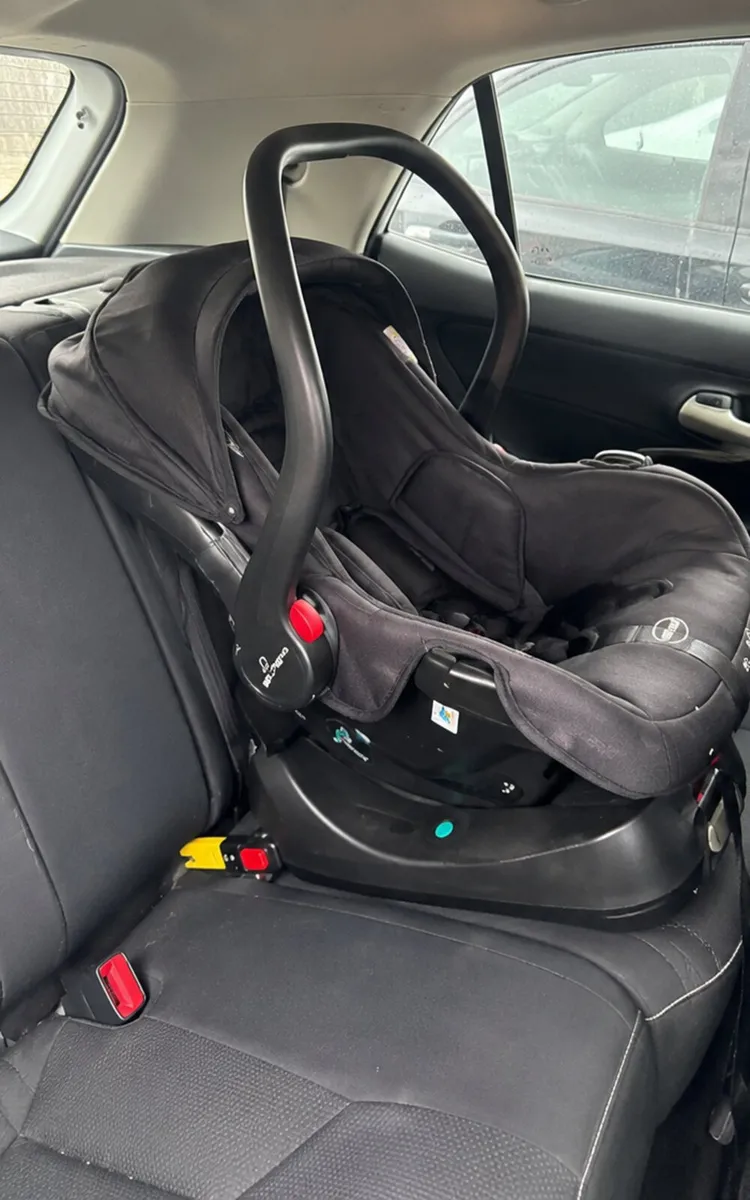 Baby Elegance ISOFIX Car Seat & Base - Image 2
