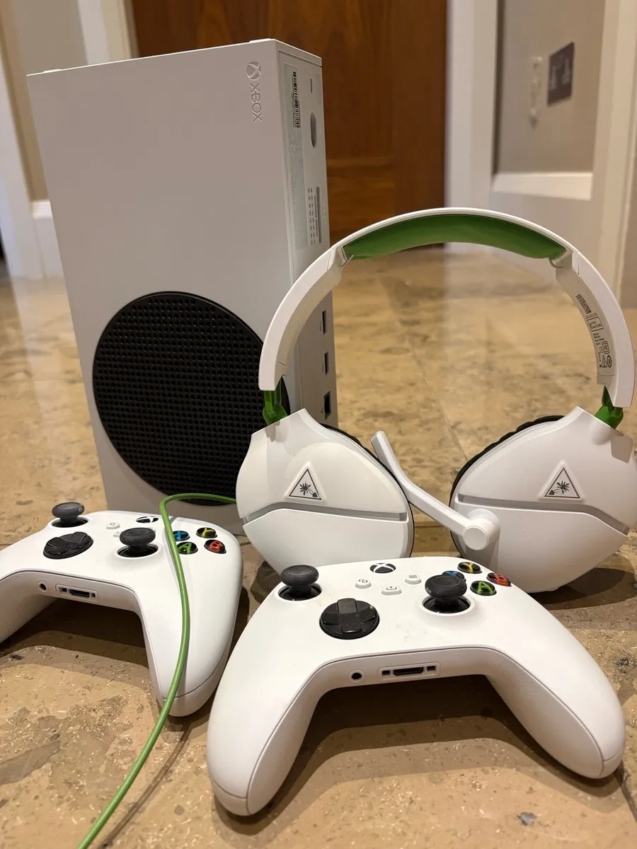 Xbox bundle - Image 1