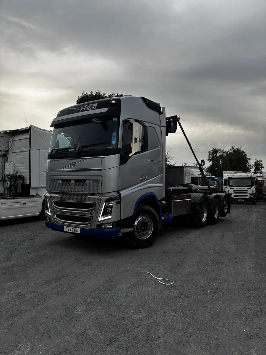 Volvo fh16 hook loader 8x2 rear lift - Image 1