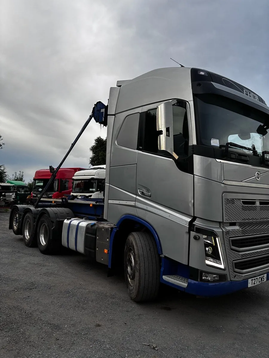 Volvo fh16 hook loader 8x2 rear lift - Image 3