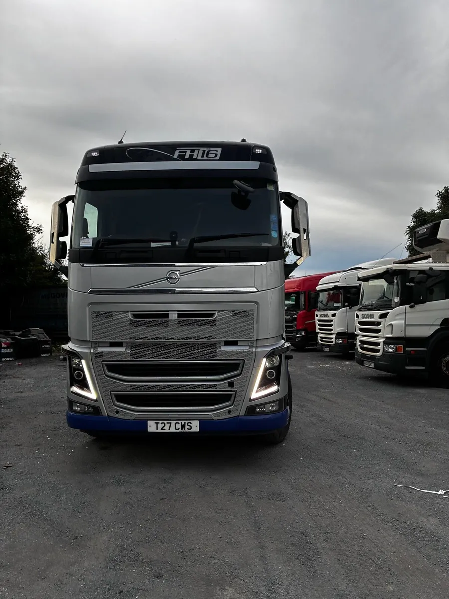 Volvo fh16 hook loader 8x2 rear lift - Image 4
