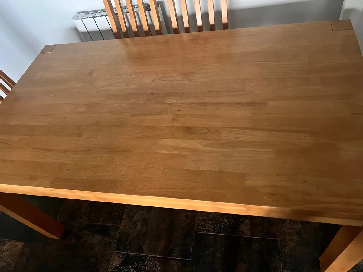 Solid Oak Kitchen table & 6 chairs - Image 3
