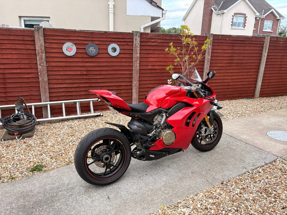 DUCATI Panigale V4S 2018 - Image 4