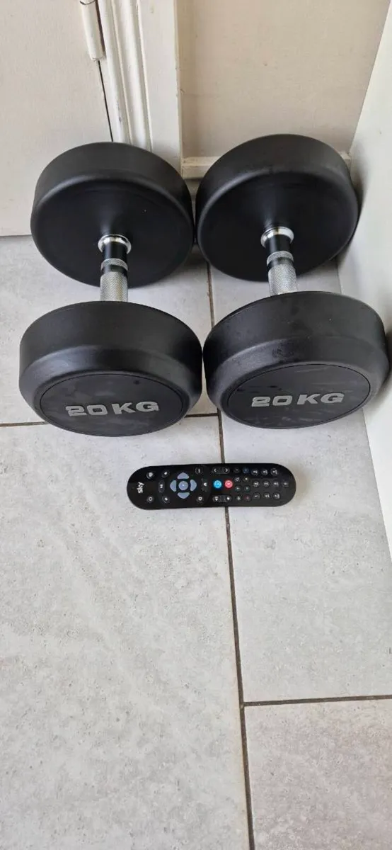 Brand new 2x20kilo dumbbells ( 40 combined - Image 1