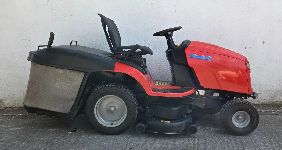 Simplicity SRD300 27hp V-Twin 42" Ride on Mower - Image 4