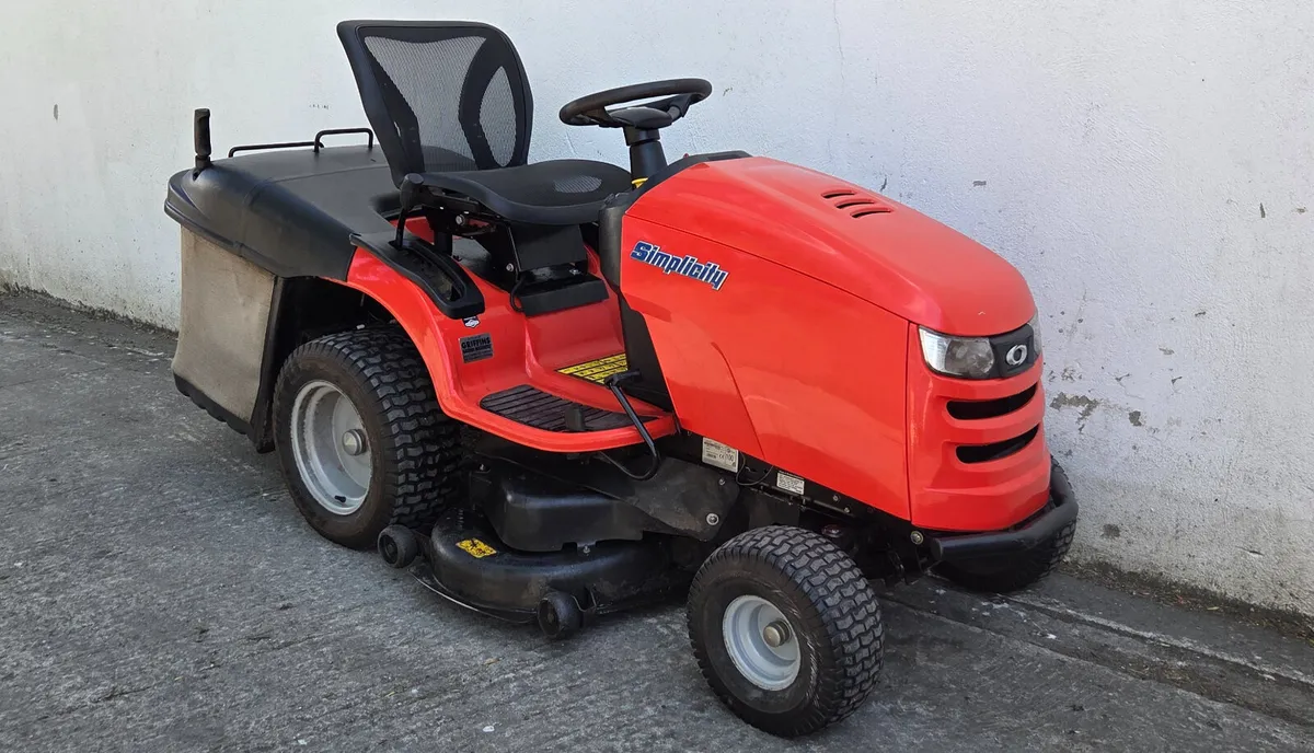 Simplicity SRD300 27hp V-Twin 42" Ride on Mower - Image 1