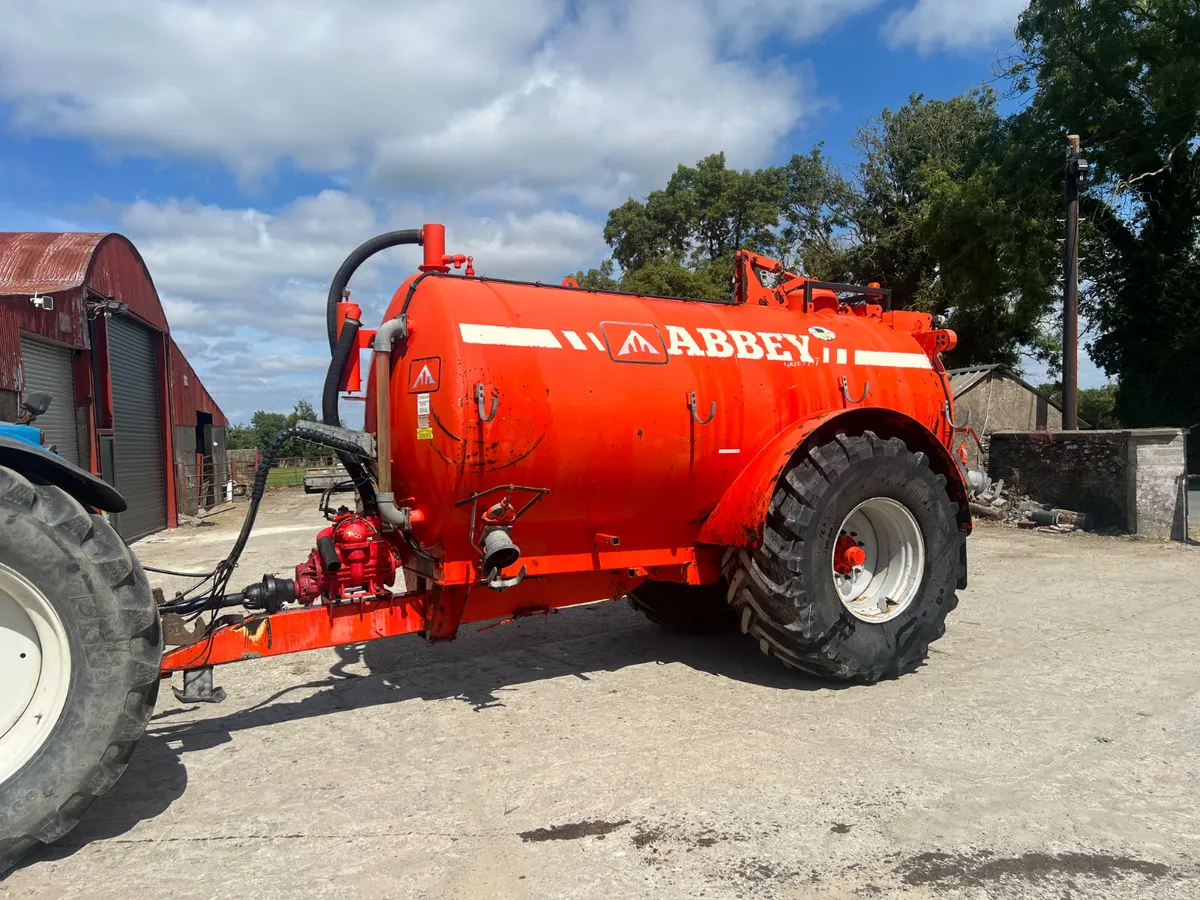 Abbey 2500R Tank - Image 1