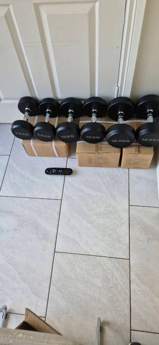 3xbrand new sets of rubber coated dumbbells - Image 1