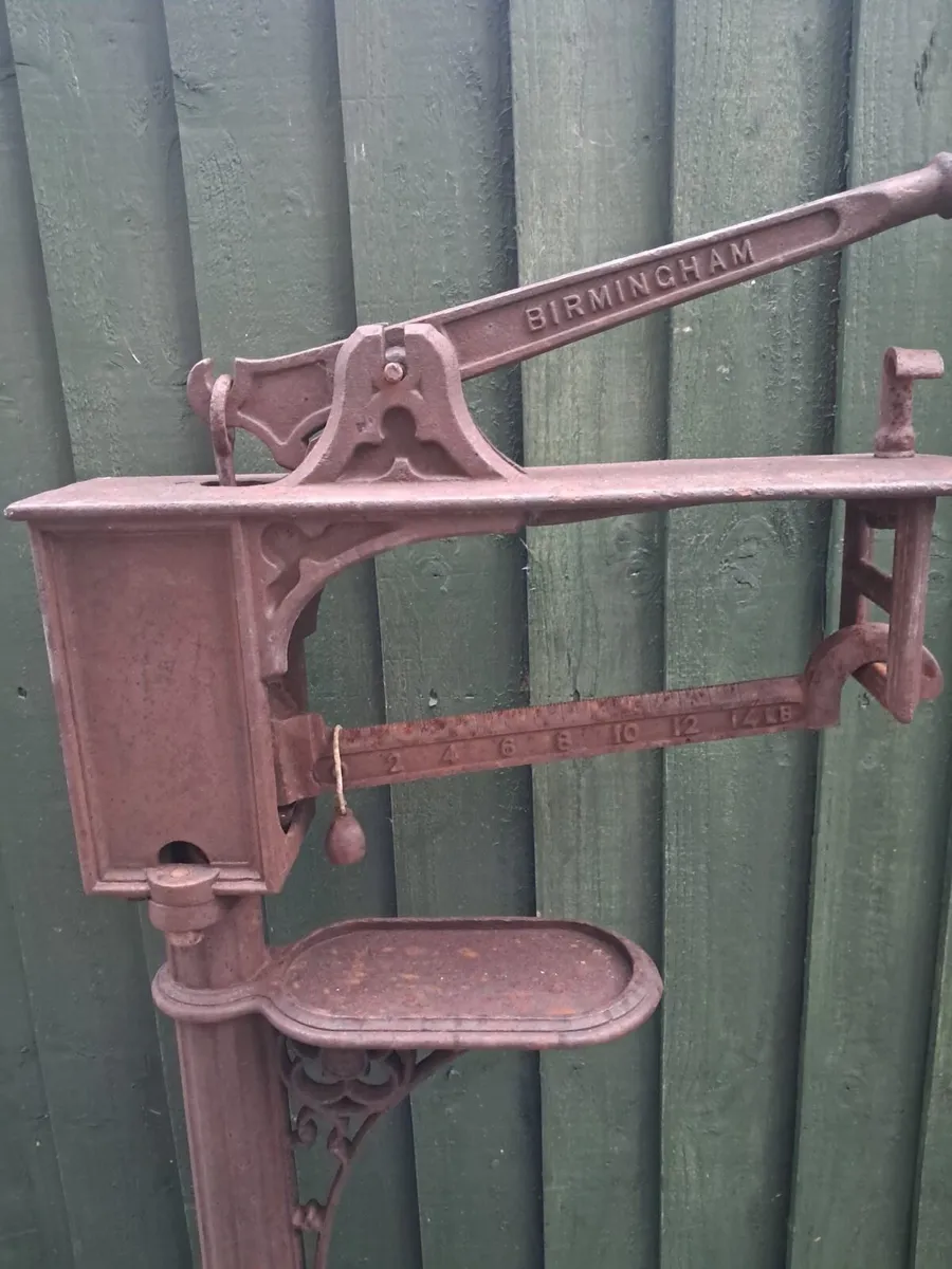antique railway station platform weighing scales - Image 2