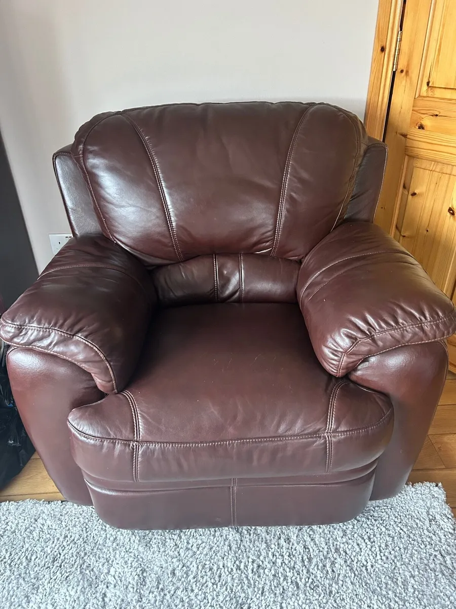 Suit of furniture - Image 1