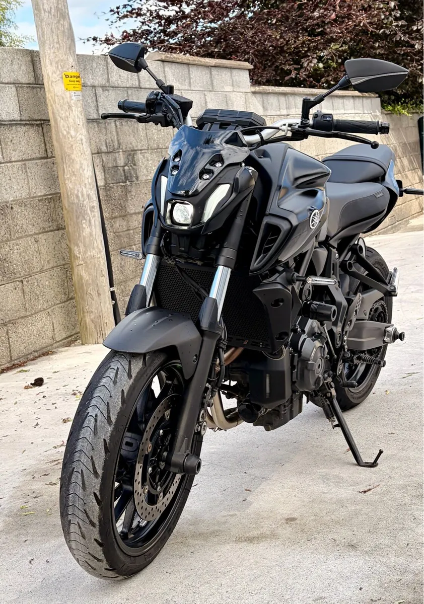 2022 Yamaha MT-07 Black Edition - Image 4
