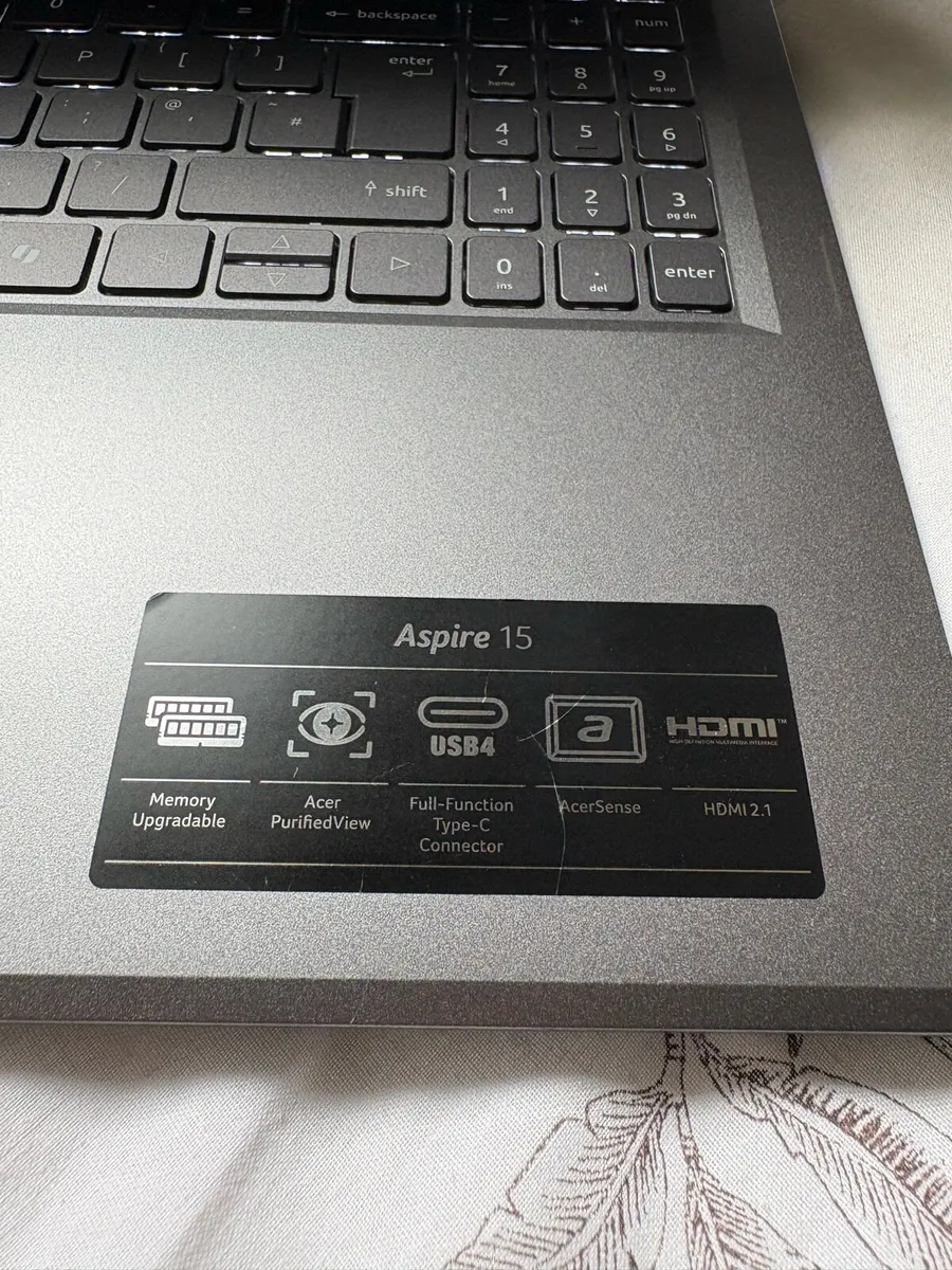 Laptop ACER Aspire a15 - Ryzen 7 Processor - Image 3