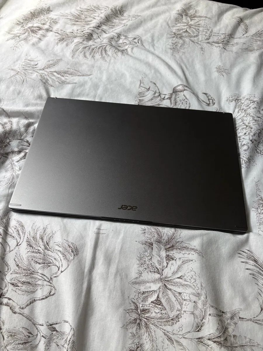 Laptop ACER Aspire a15 - Ryzen 7 Processor - Image 4