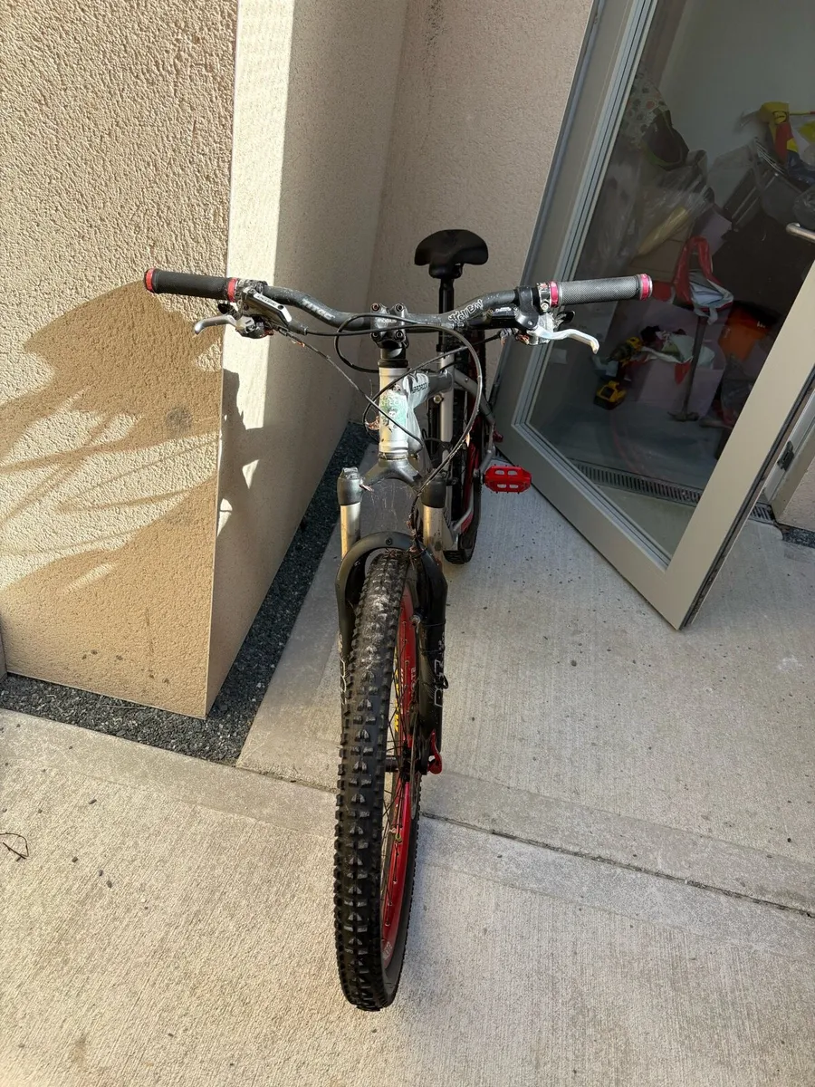 Specialized Hardrock Pro hardtail Bike - Image 2