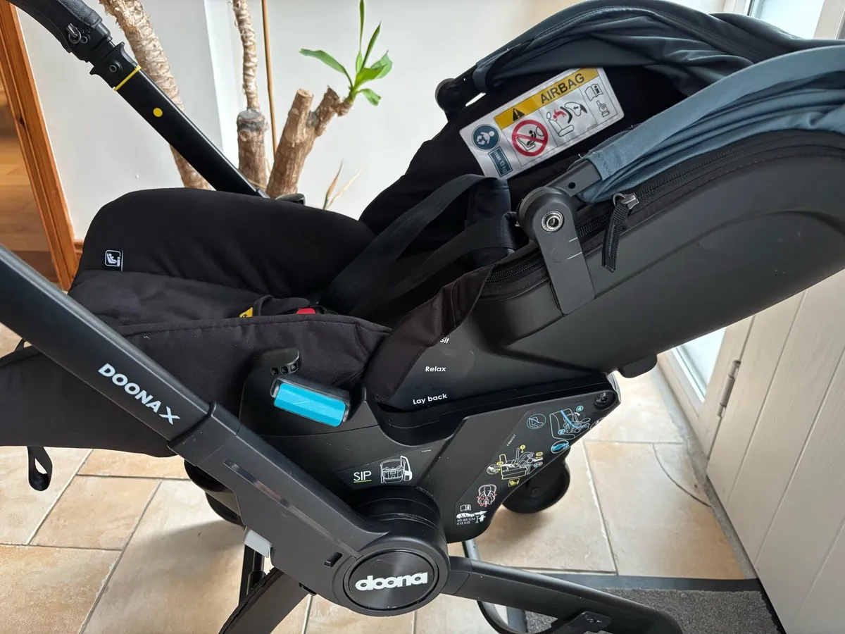 DOONA X Carseat & lsofix Base (Lie-Back Option) - Image 3