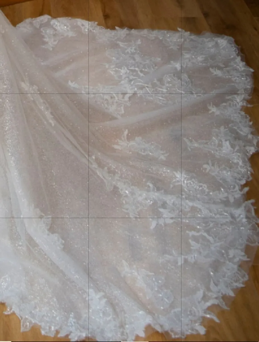 Wedding dress - Image 3