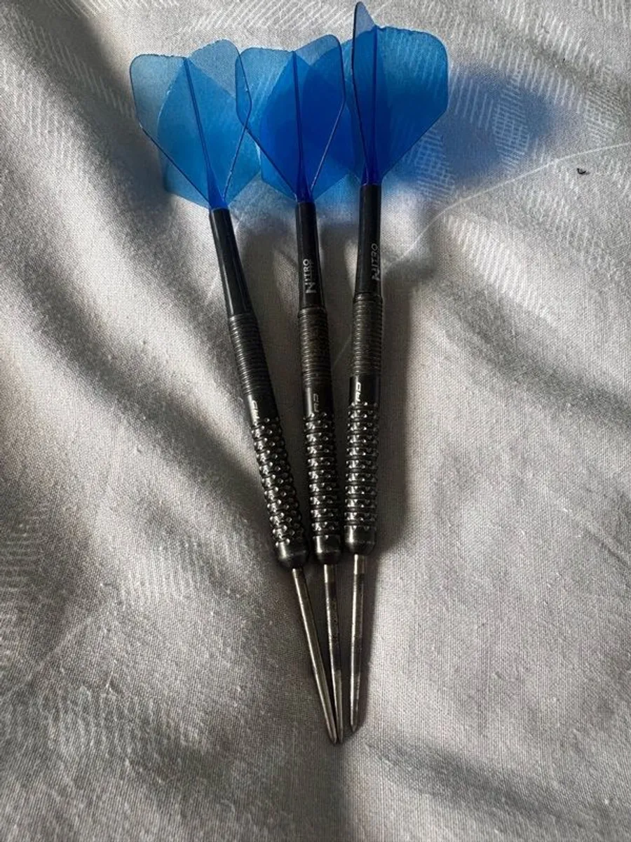 darts - Image 1