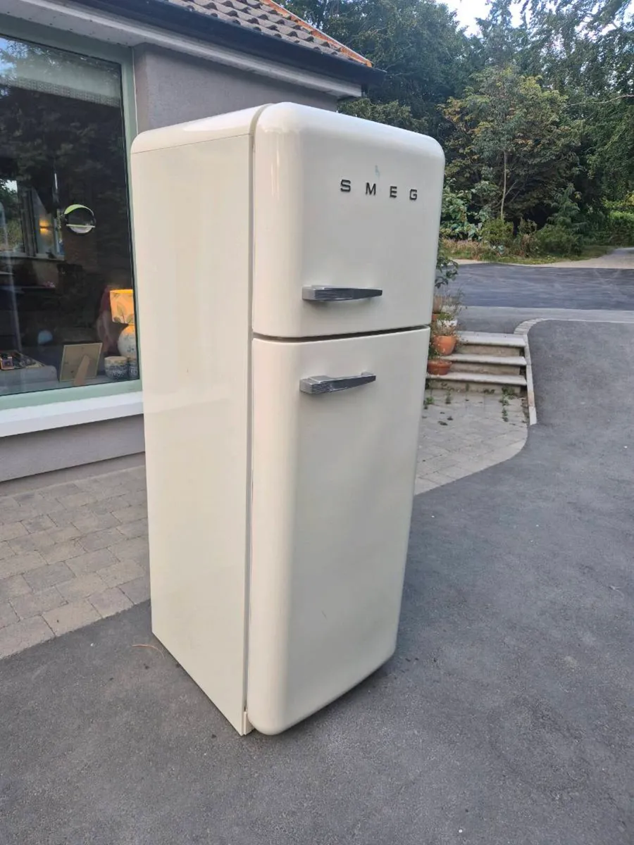 Smeg fridge freezer - Image 1
