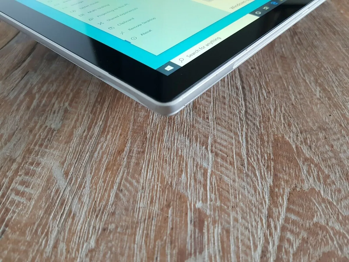 Microsoft Surface Pro 5 LTE SIM I5 8GB 256GB 1807 - Image 2