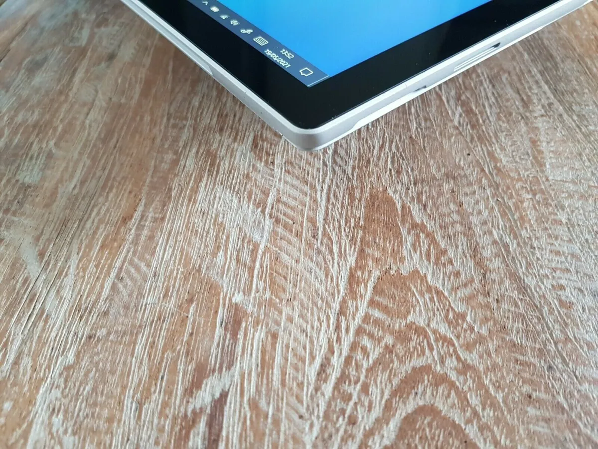 Microsoft Surface Pro 5 LTE SIM I5 8GB 256GB 1807 - Image 3