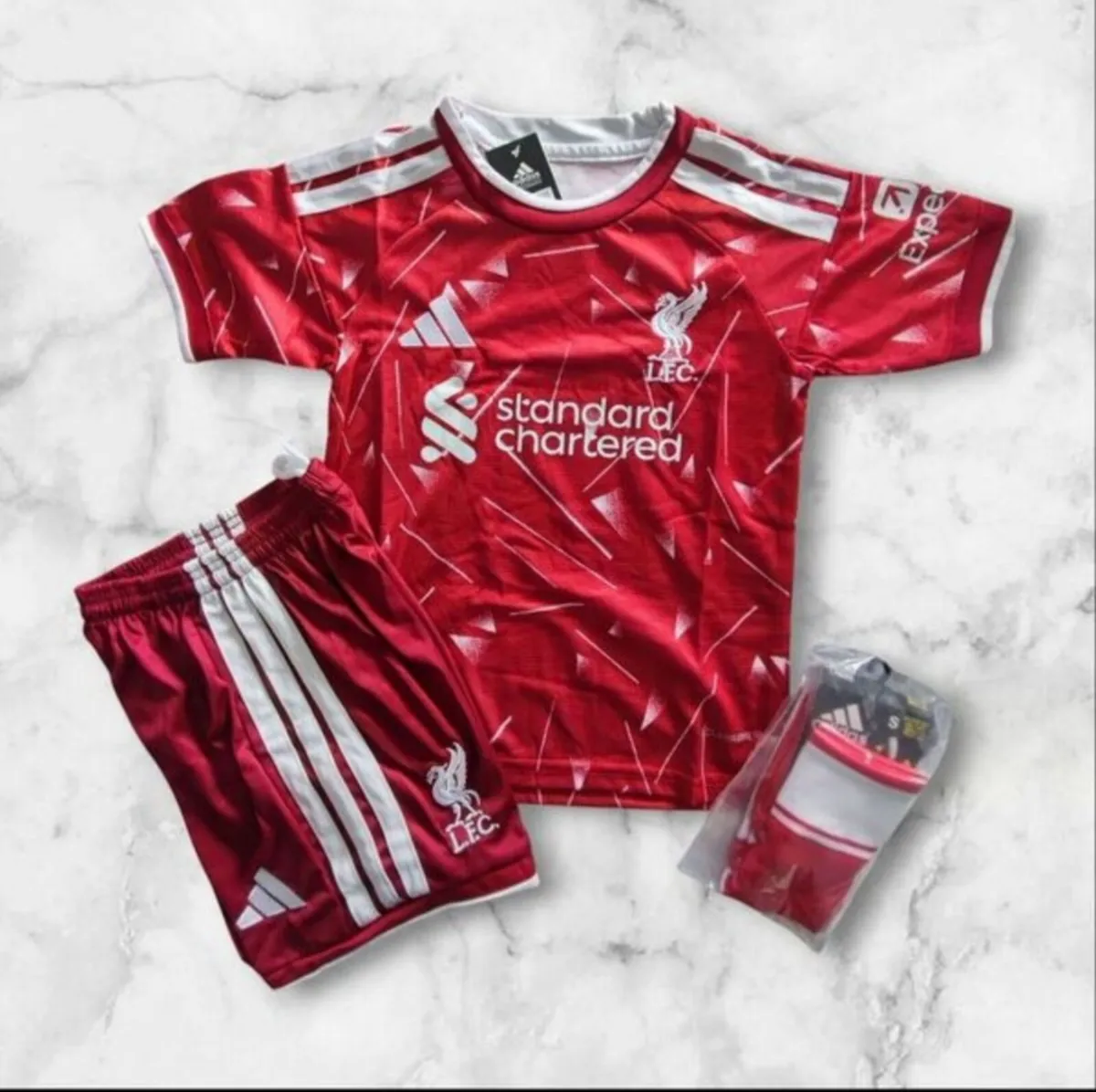 LIVERPOOL 26/27 KIDS KIT, 4/5,5/6, 8/9,10/11,12/13 - Image 1