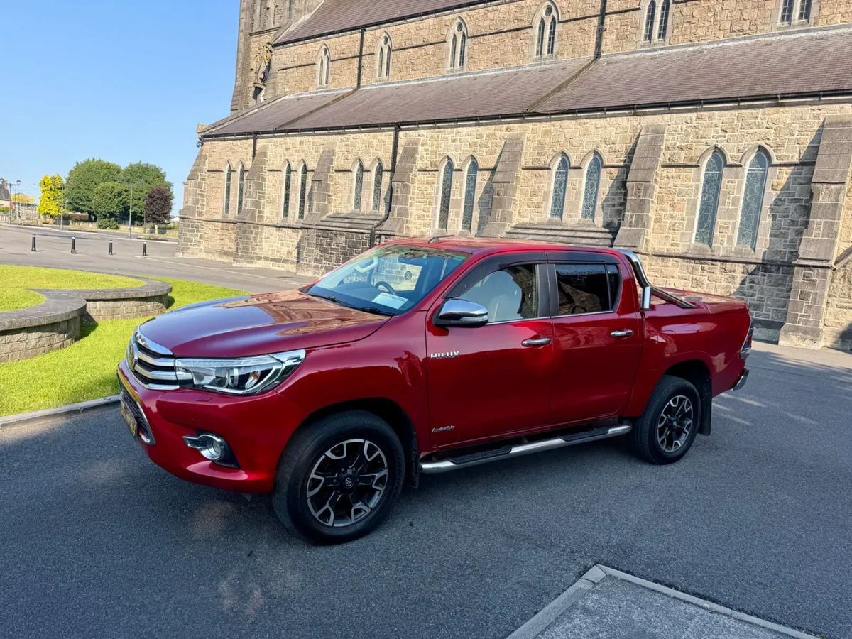 Toyota Hilux 2017 - Image 1