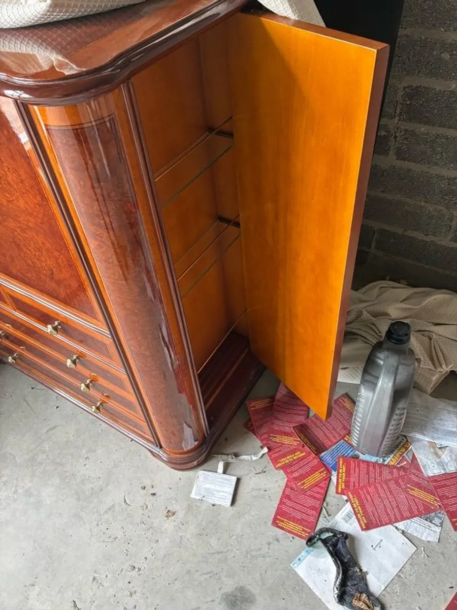 Cabinet - Image 3