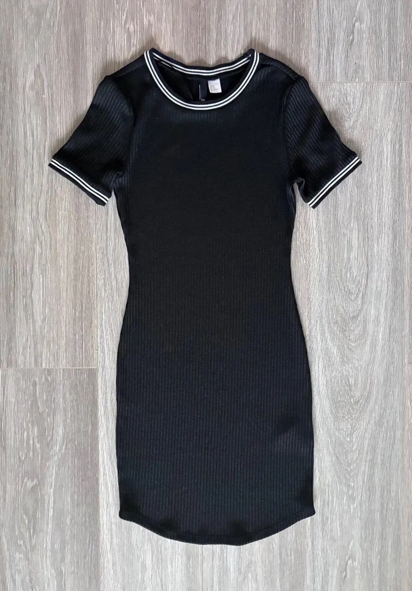 H&M Ribbed Fitted Stretchy Black Jersey Short Slee - Image 2