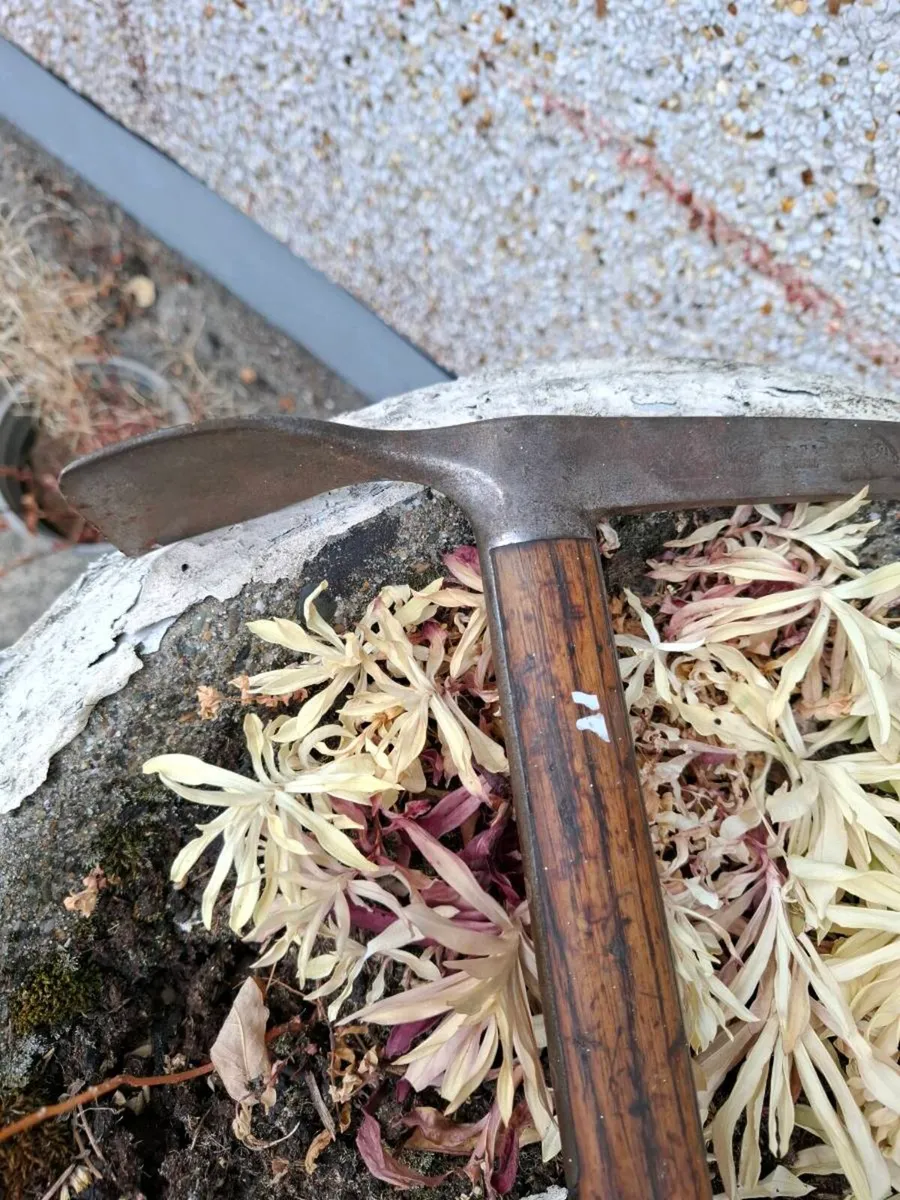 Old tools - Image 1