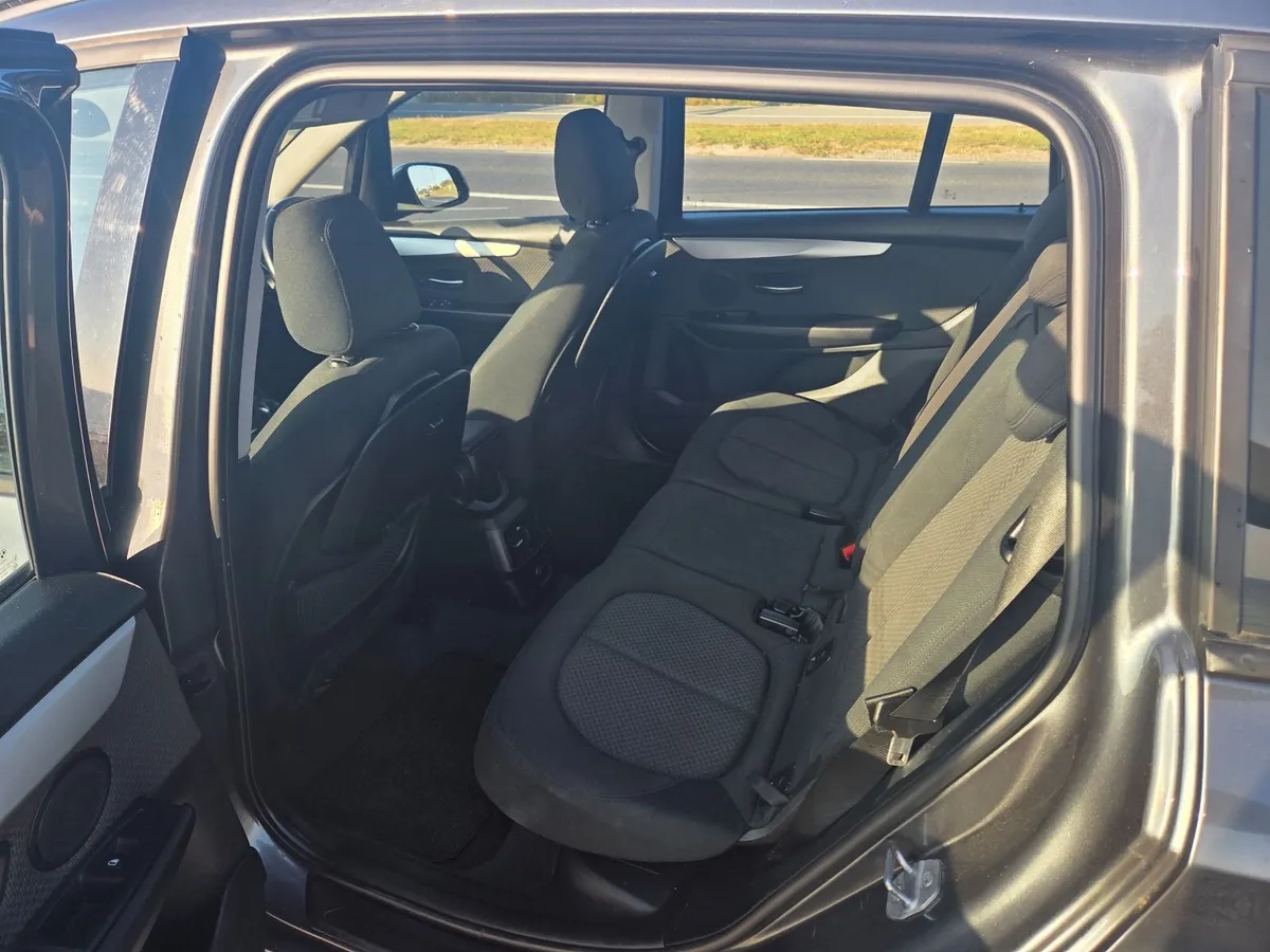 162 BMW   AUTOMATIC   7 SEATS    2.0 DIESEL - Image 2