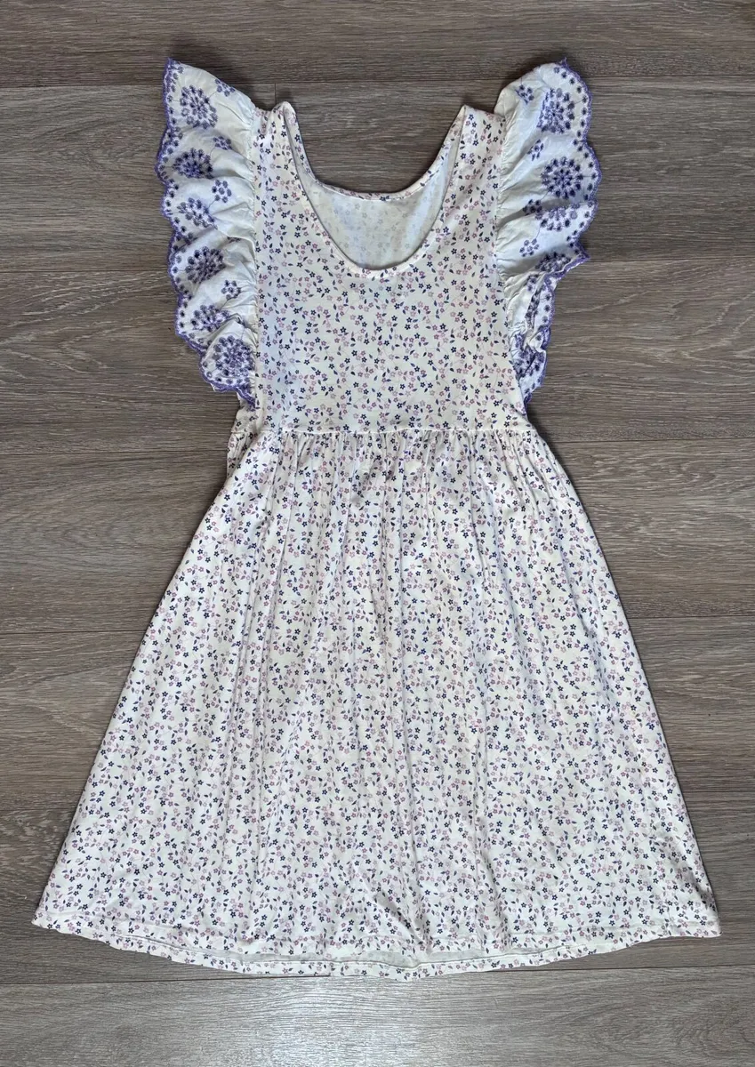 Leigh Tucker delightful white ditsy floral dress - Image 3