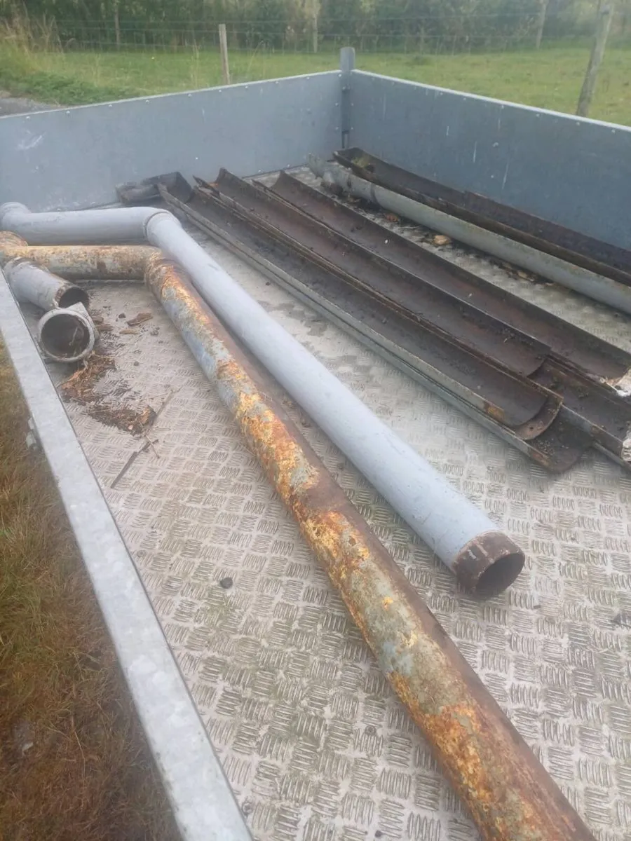 Cast iron downpipe/chutes - Image 3