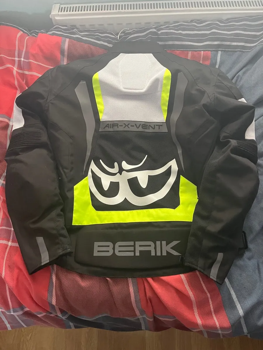 Motorbike gear jacket/boots - Image 1