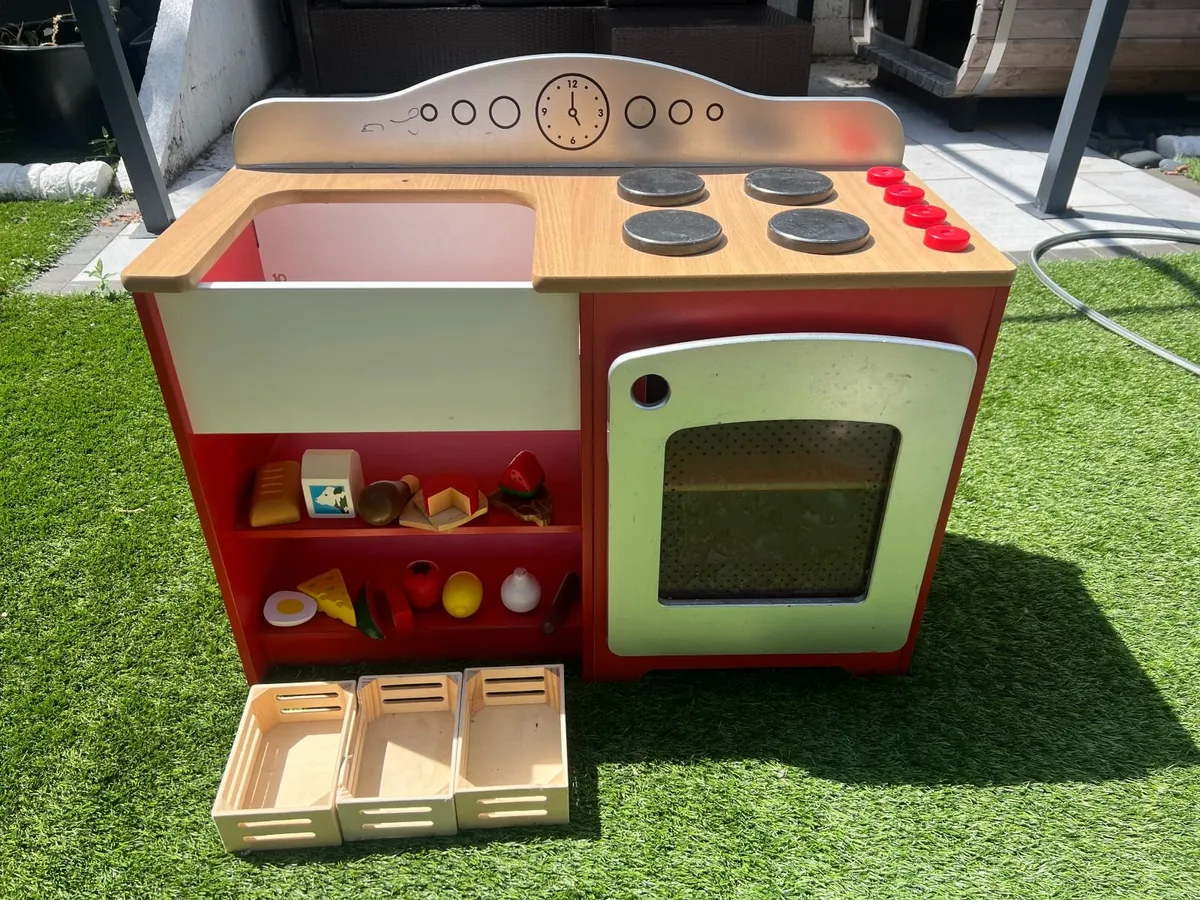 Childs play kitchen - Image 2