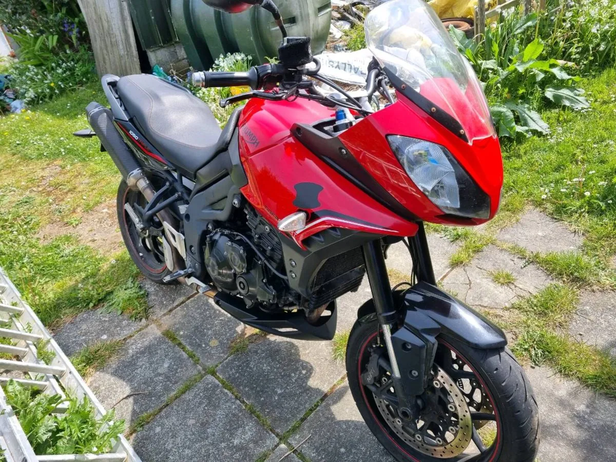 Triumph Tiger 1050 Sport 2013 - Image 1