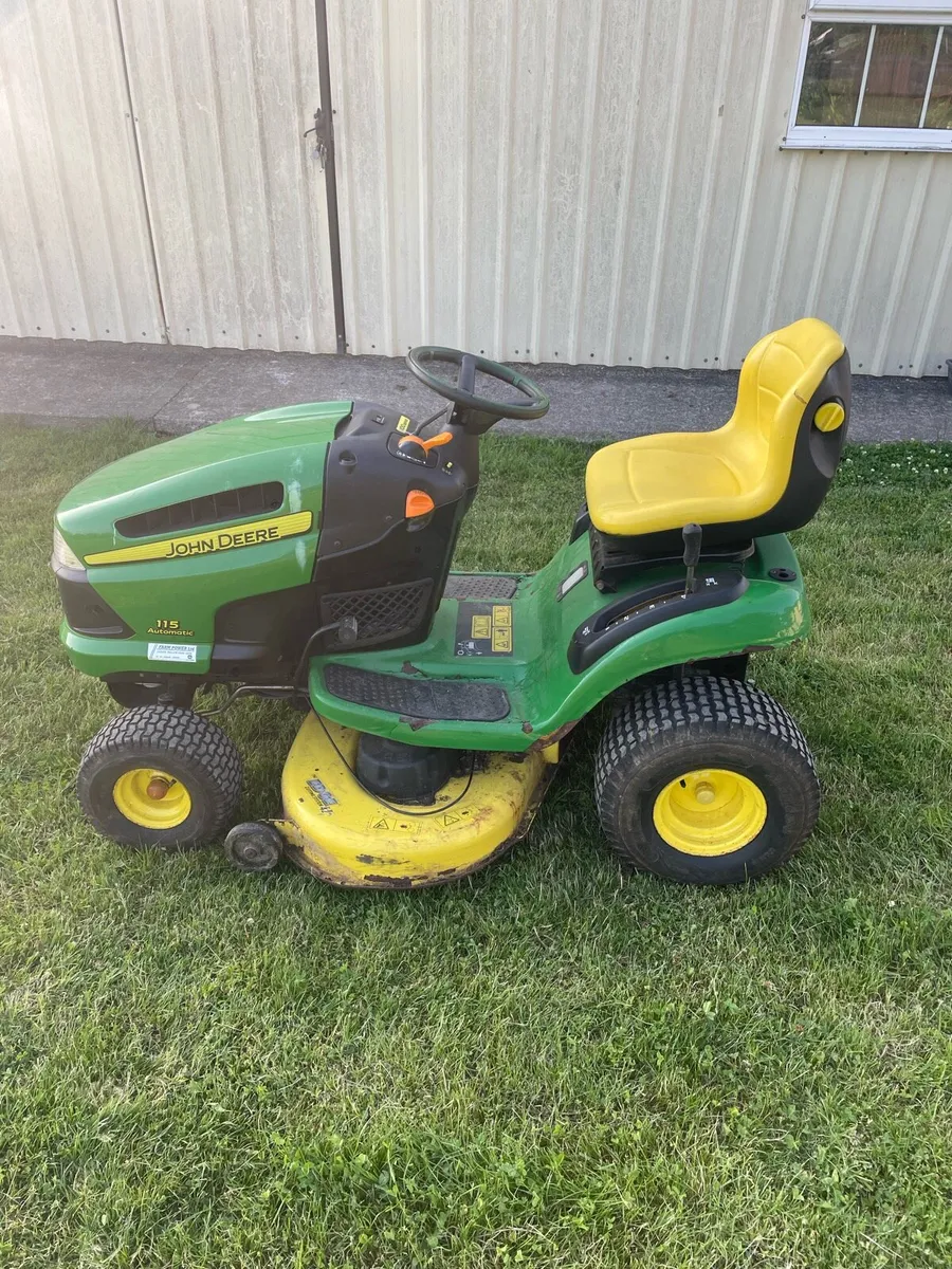 John Deere ride on - Image 1