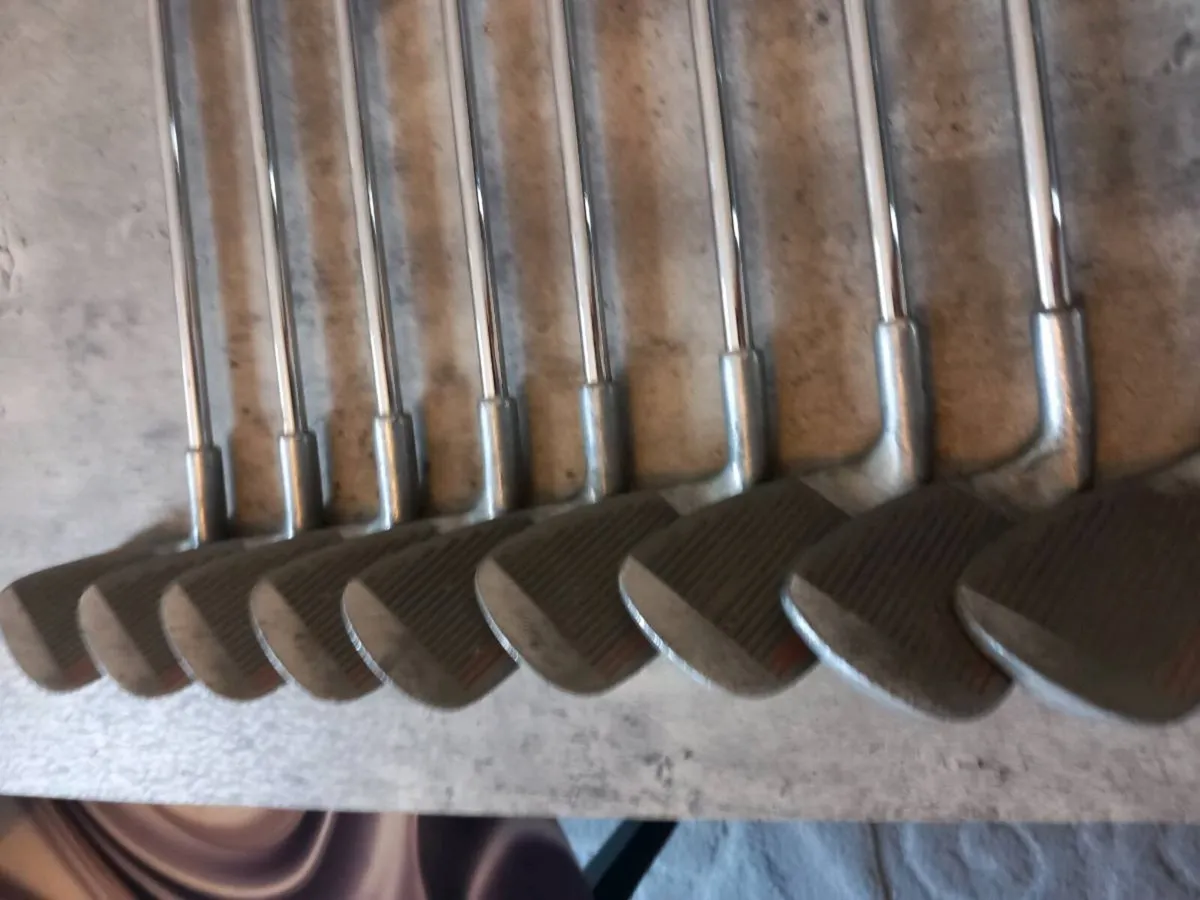 Wilson golf irons.  Right handed clubs - Image 2